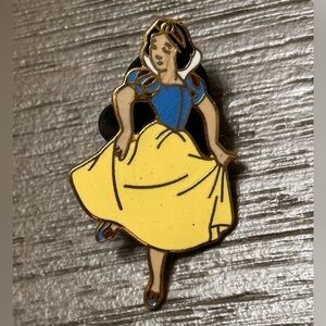 Disney Vintage Snow White Pin